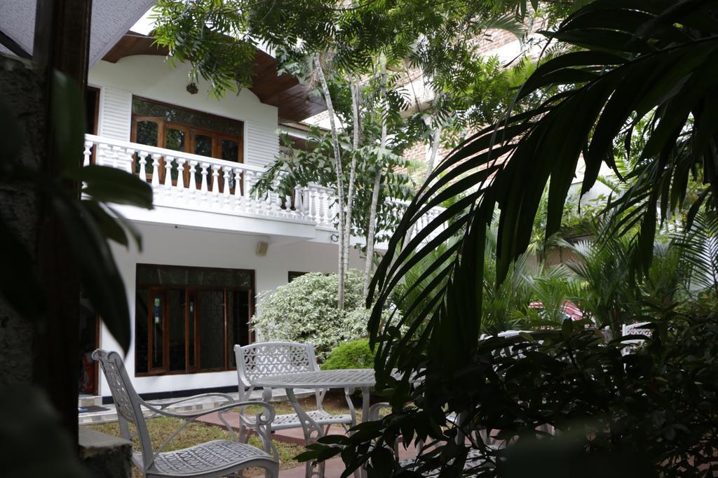 French Garden Tourist Rest Ξενοδοχείο Anuradhapura Εξωτερικό φωτογραφία